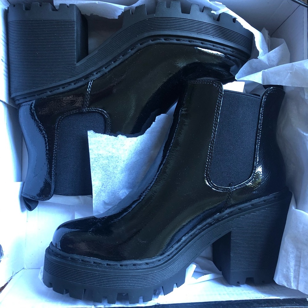NWT black platform boots heels